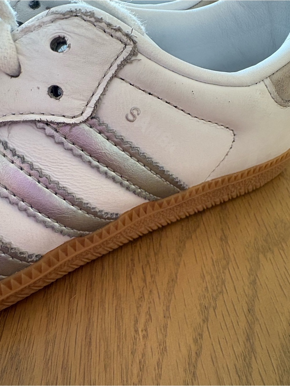 Women’s 6 Silver Striped Sambas - Picture 3 of 6